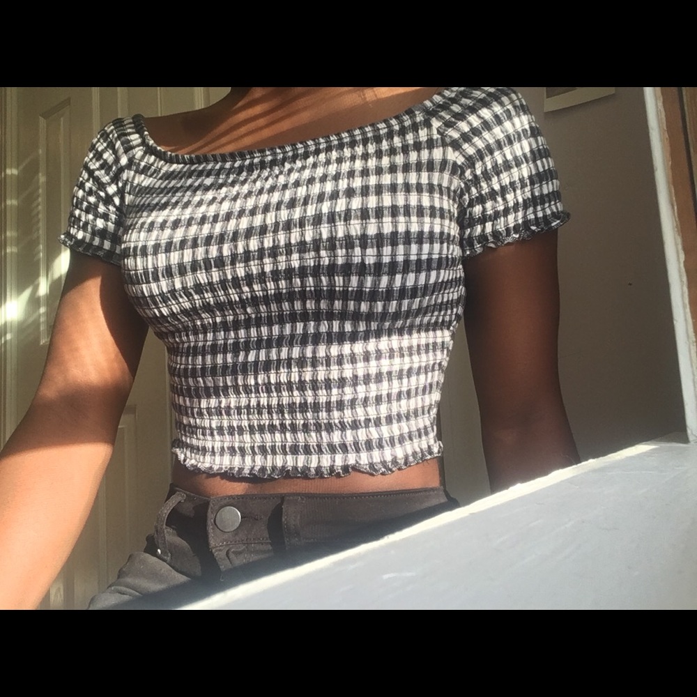 Black and white Crop Top